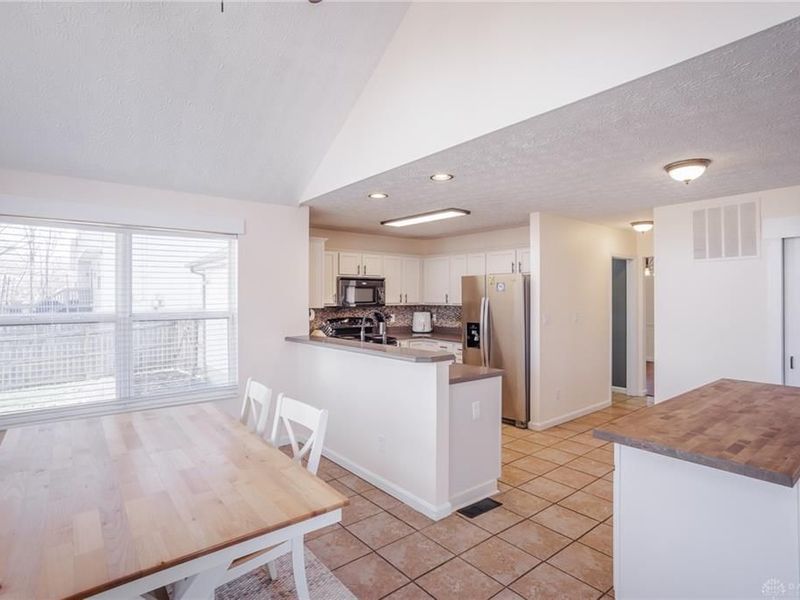 2415 Sunflower Drive, Miami Township, OH 45342 Photo 13