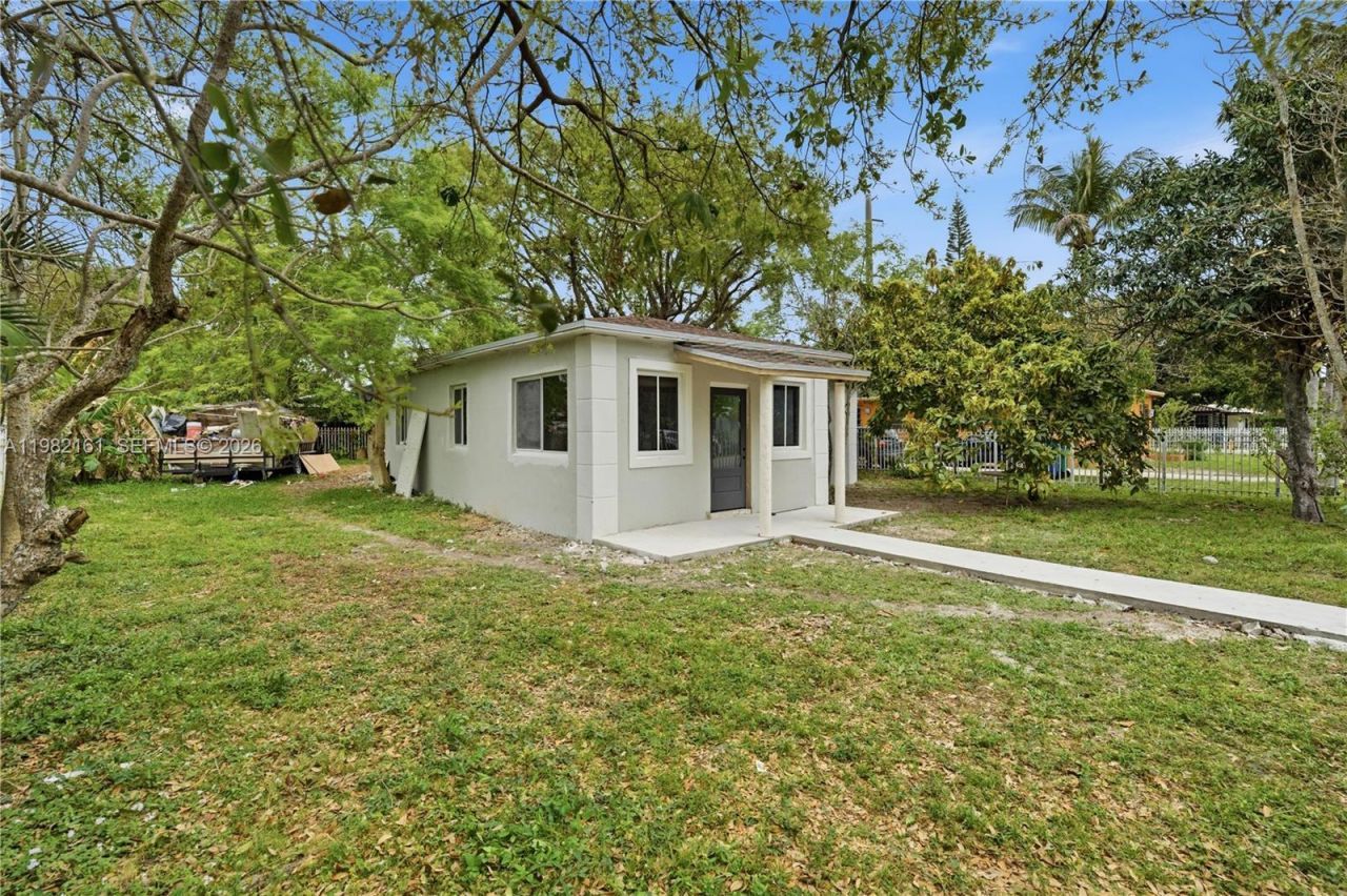 513 NW 99th St , Miami, FL 33150 Photo