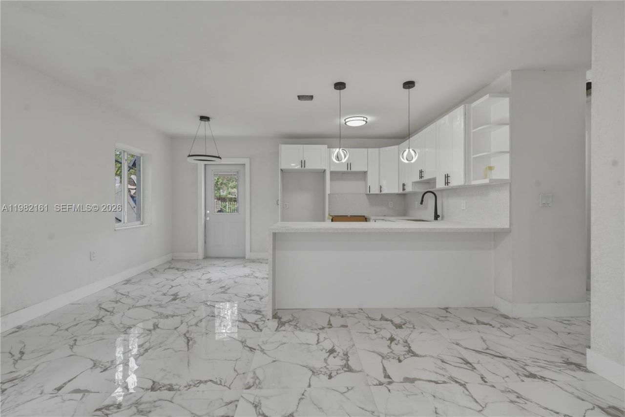 513 NW 99th St , Miami, FL 33150 Photo