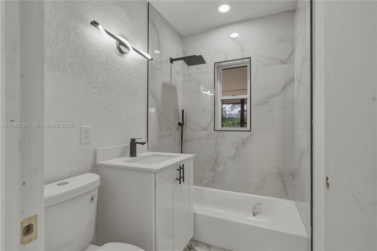 513 NW 99th St , Miami, FL 33150 Photo