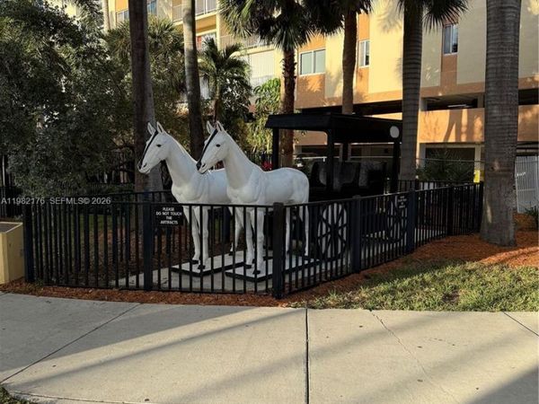 200 178th Dr , Unit 605, Sunny Isles Beach, FL 33160