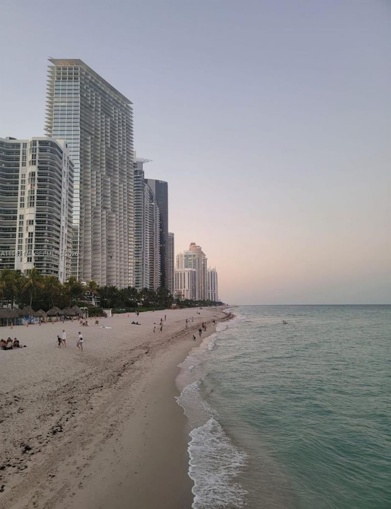 200 178th Dr , Unit 605, Sunny Isles Beach, FL 33160 Photo