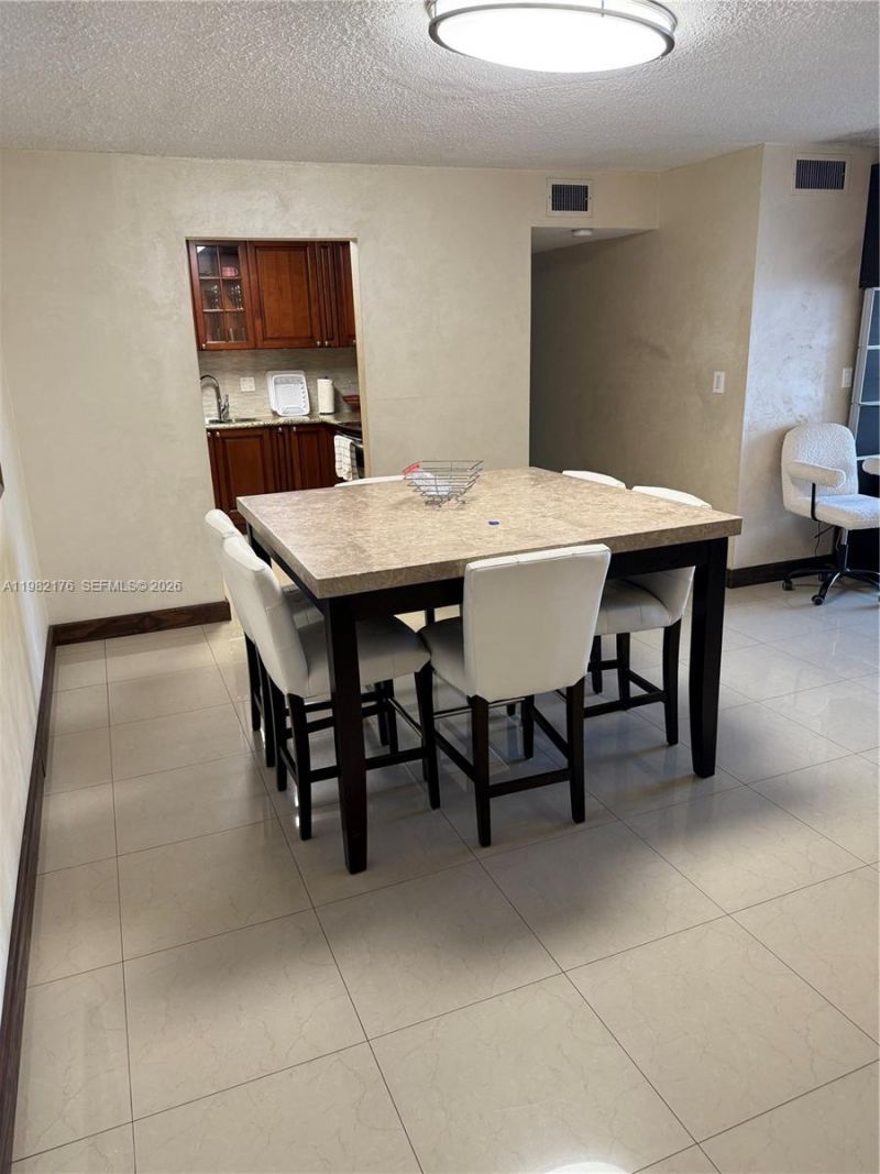200 178th Dr , Unit 605, Sunny Isles Beach, FL 33160 Photo