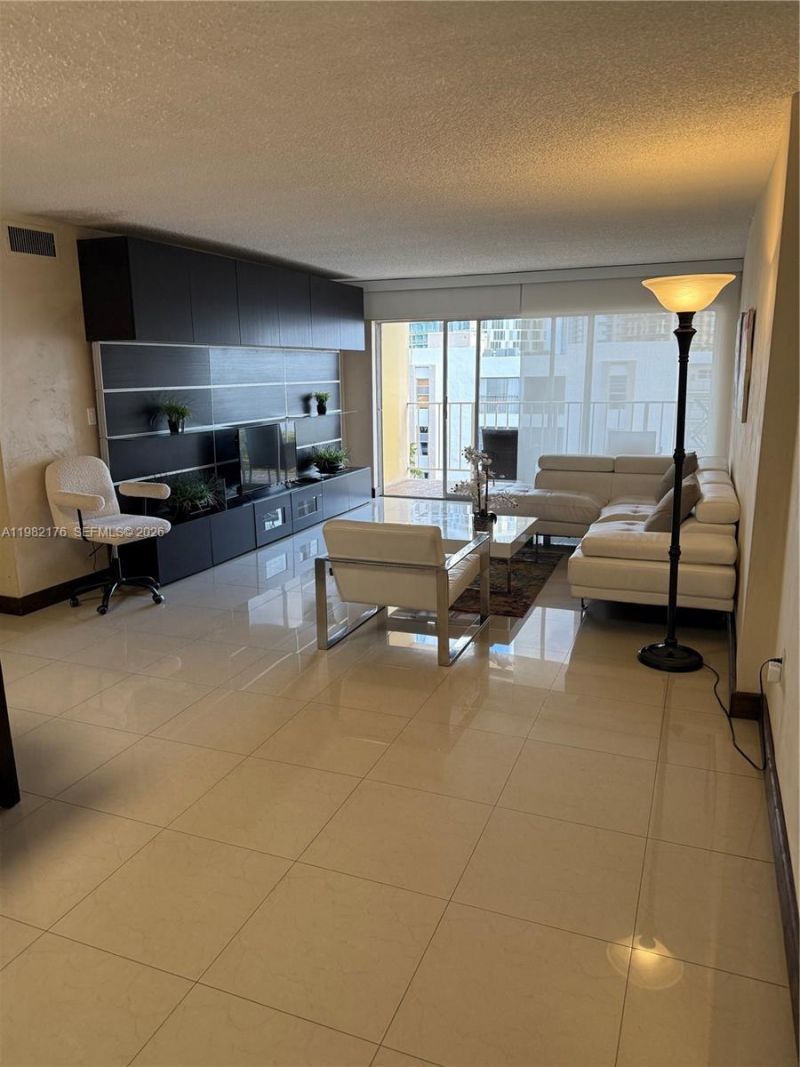 200 178th Dr , Unit 605, Sunny Isles Beach, FL 33160 Photo