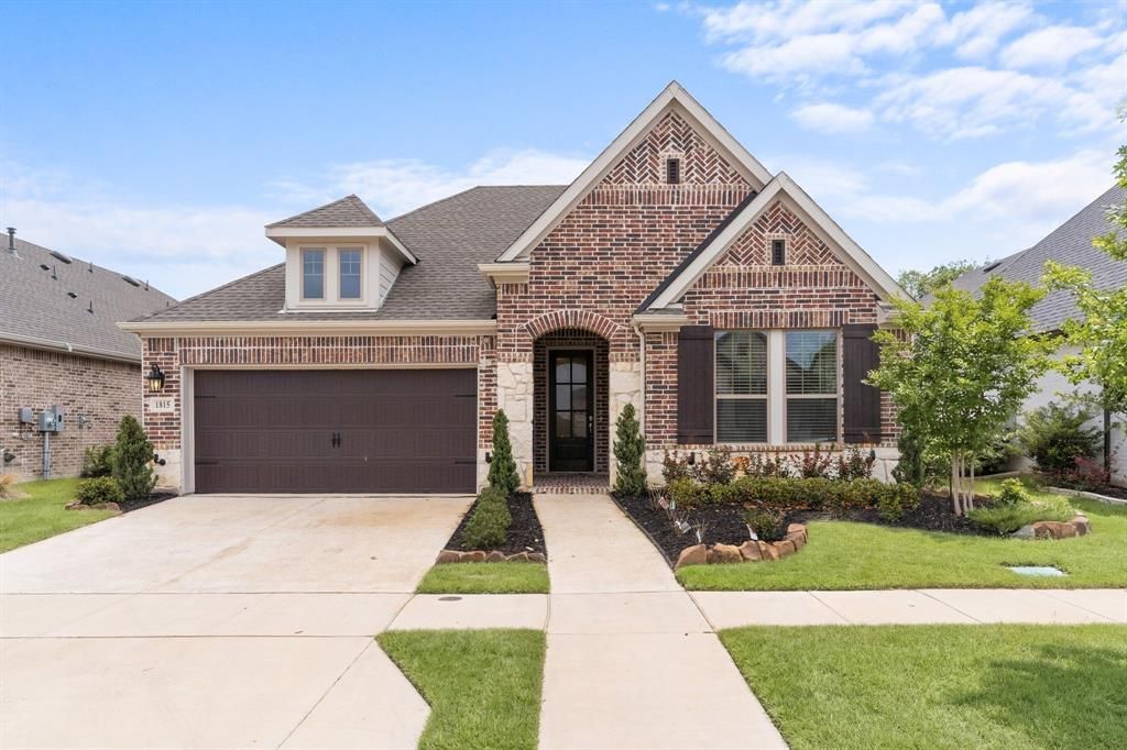 1815 Bell Court, Van Alstyne, TX 75495 Main Photo