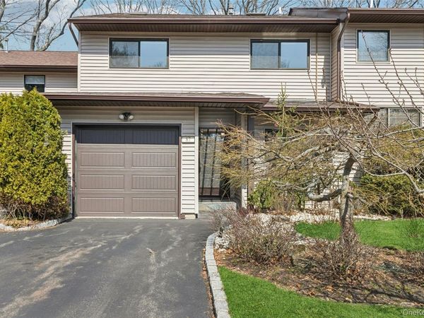 87 Northgate Circle , Melville, NY 11747