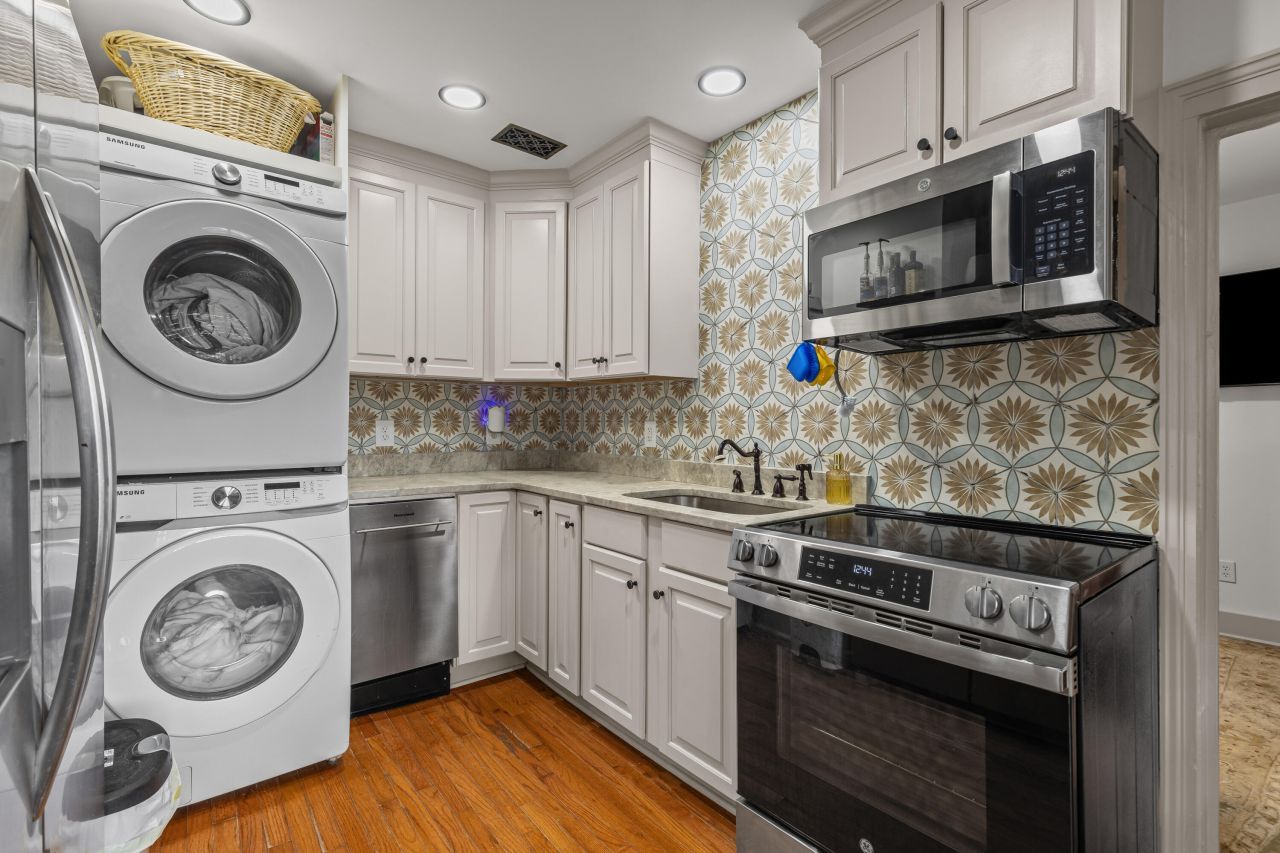 24 Hanover Street Photo 22