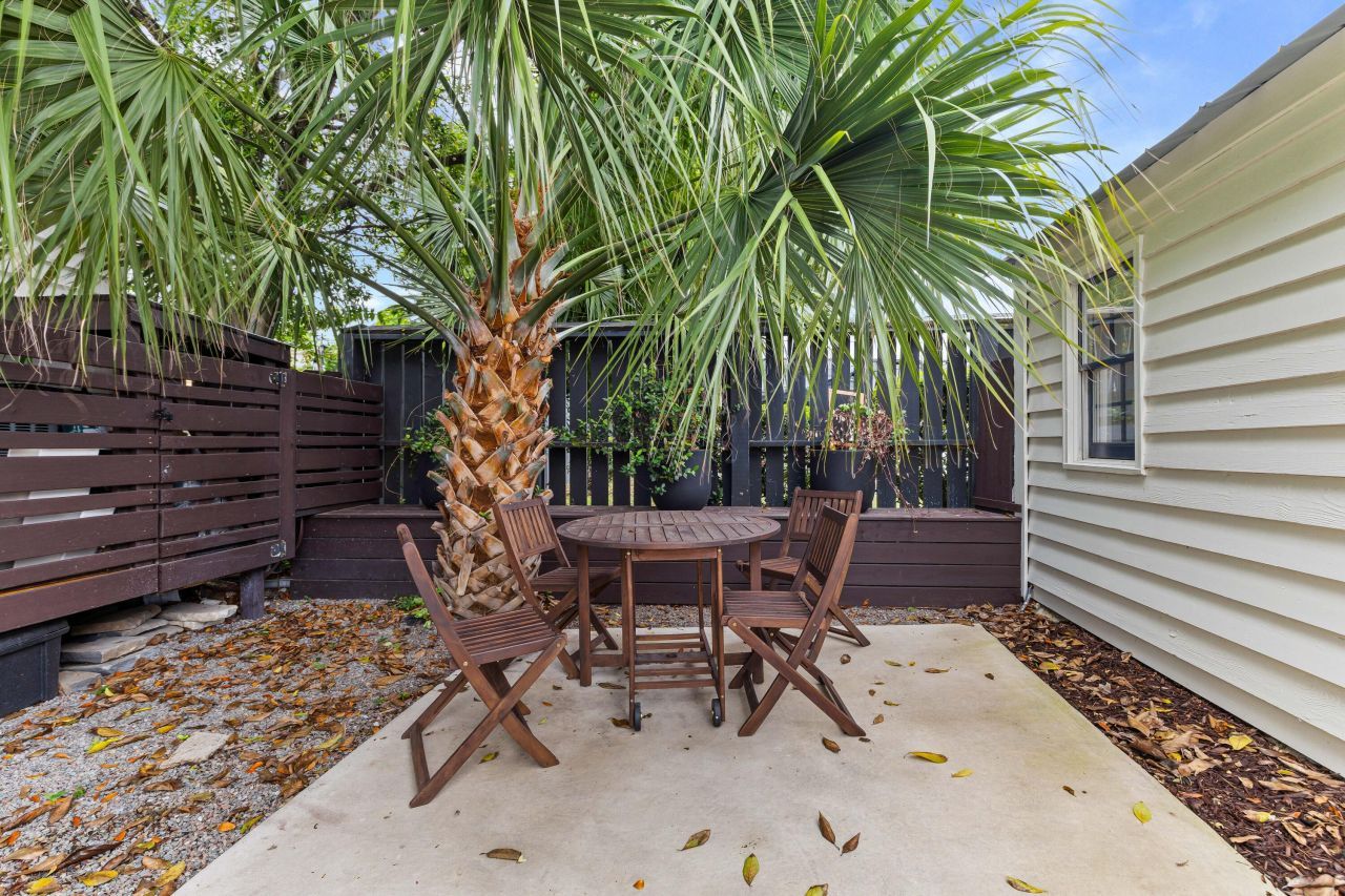 24 Hanover Street Photo 33