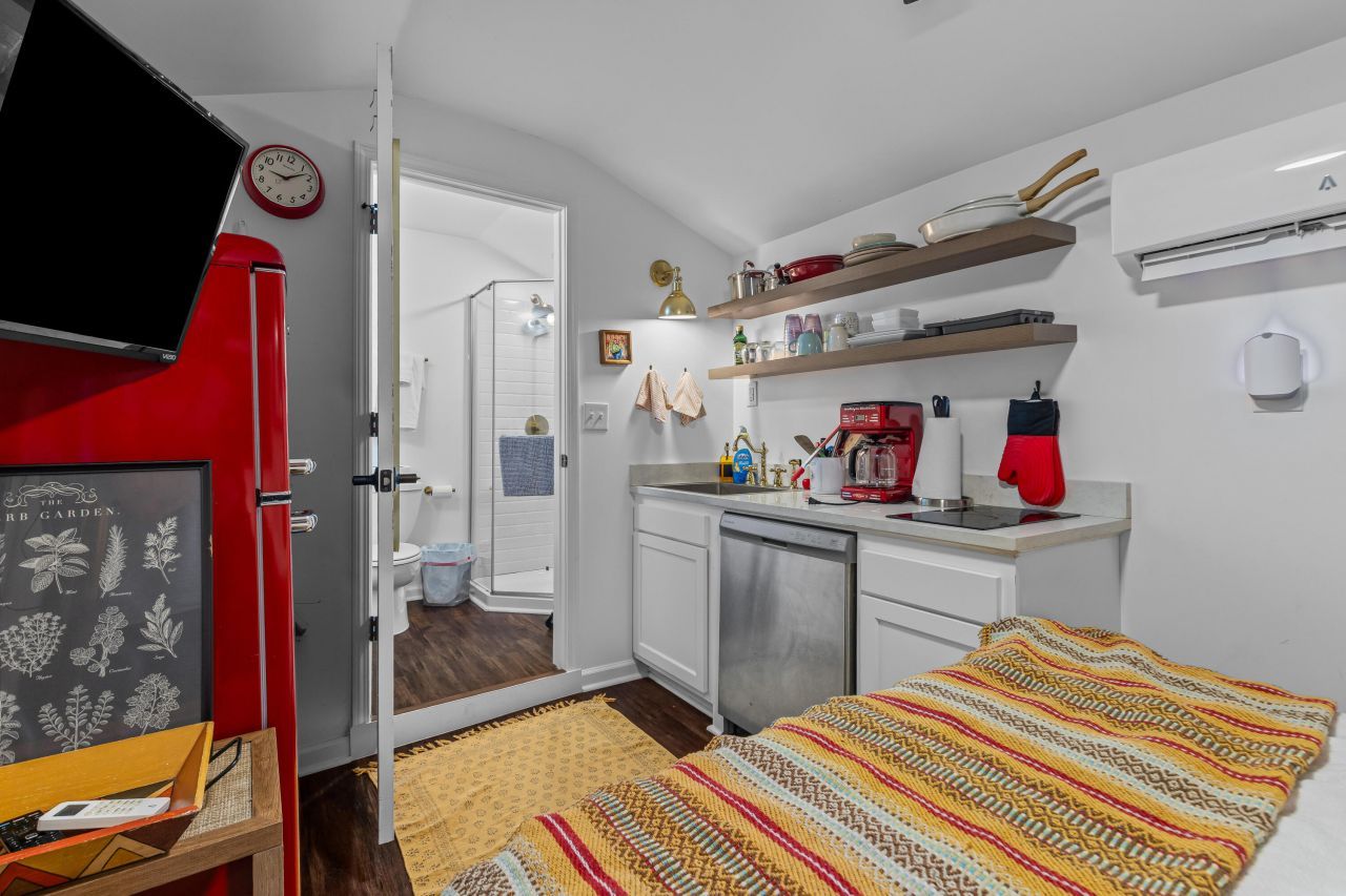 24 Hanover Street Photo 37