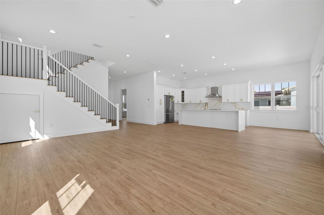 842 30th Avenue, Saint Petersburg, FL 33704 Photo