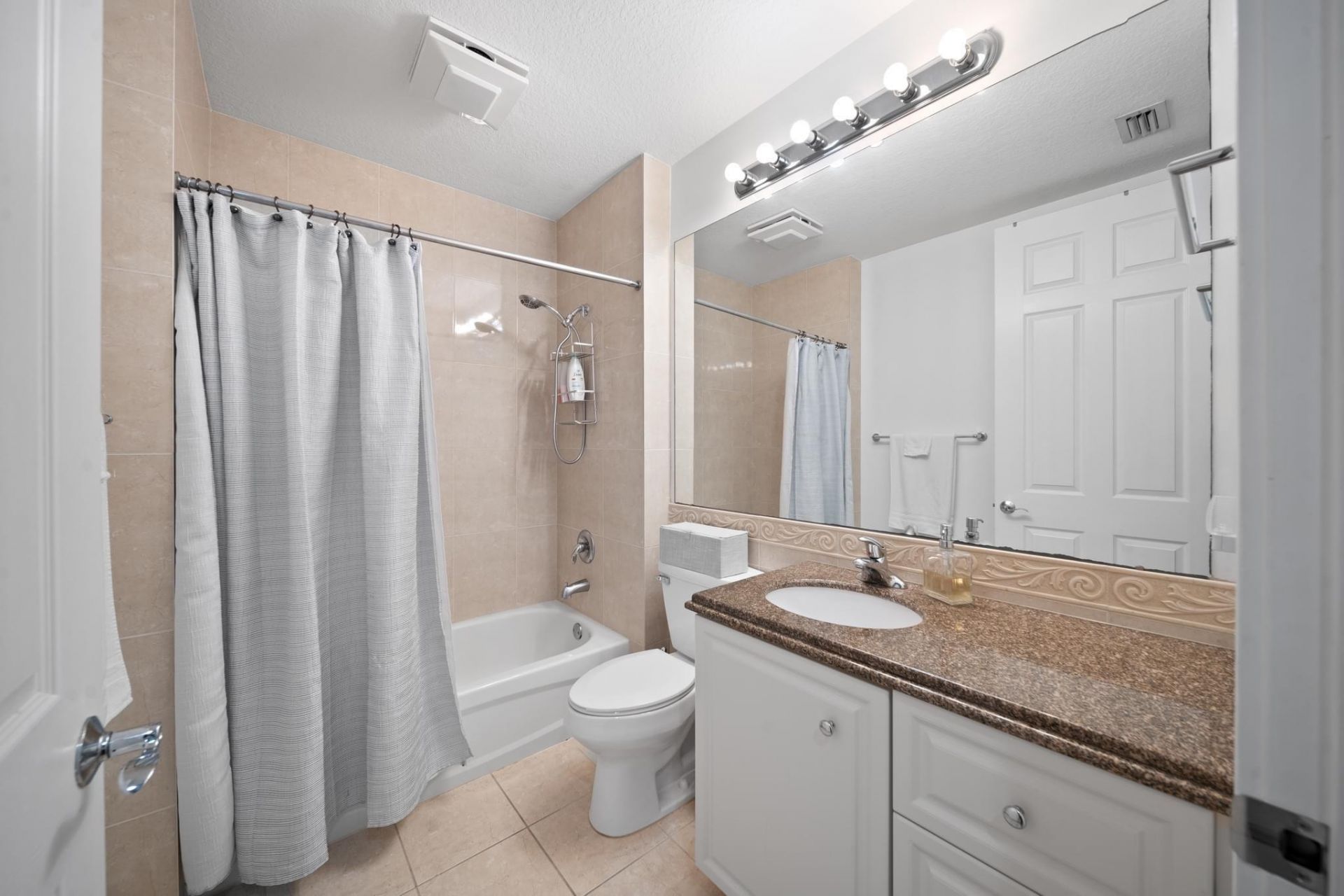 34 Harbour Isle Drive, Unit 105, Fort Pierce, FL 34949 Photo