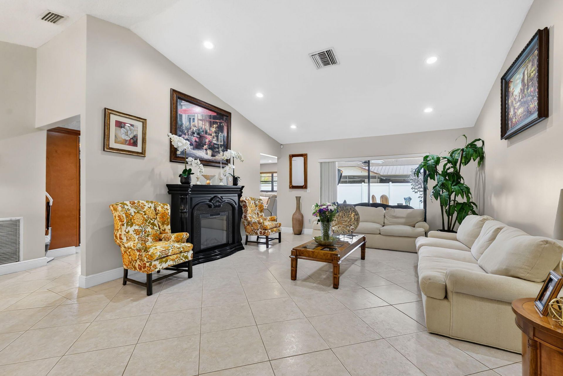 8001 NW 53rd Ct, Lauderhill, FL 33351 Photo