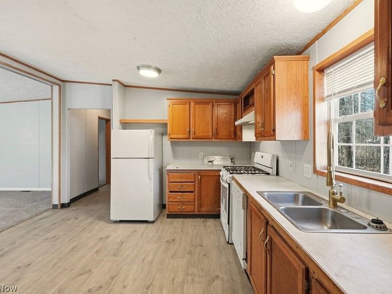 6805 Henderson Road, Ravenna, OH 44266 Photo 13