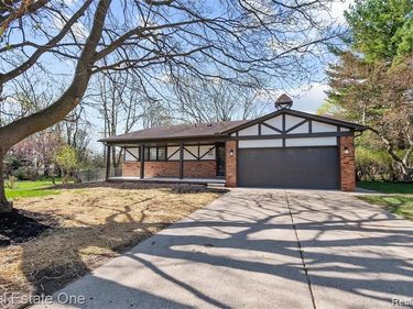 19187 Sunset Street, Livonia, MI 48152
