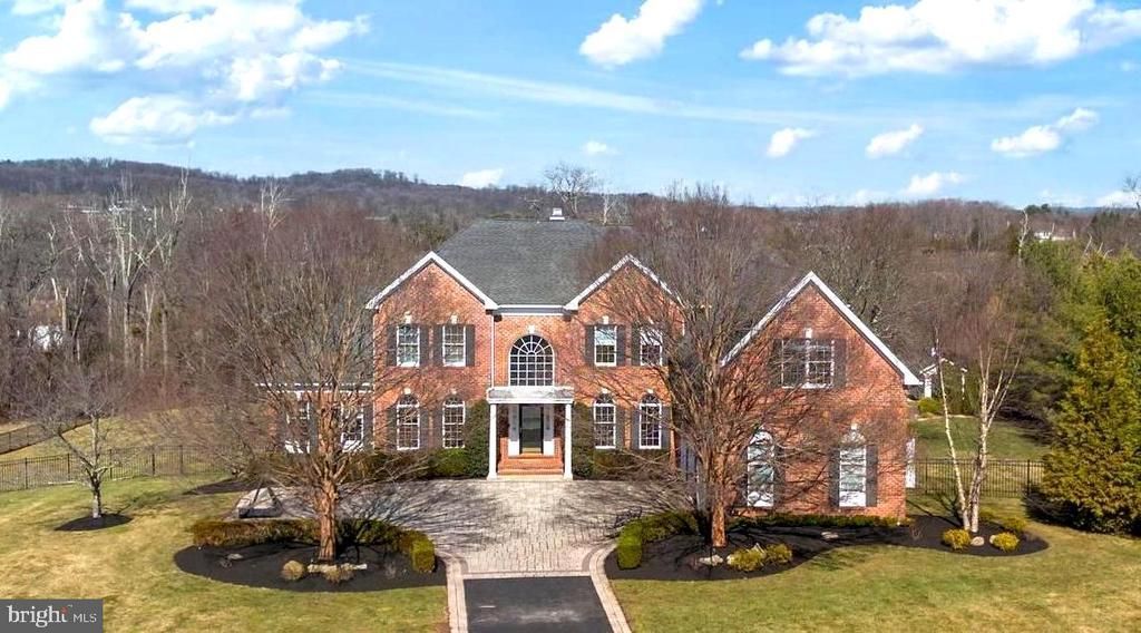 9 Hallett Drive, Pennington, NJ 08534 Main Photo