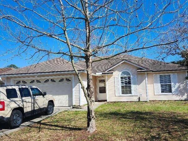 2255 DUMFRIES Circle E, Jacksonville, FL 32246