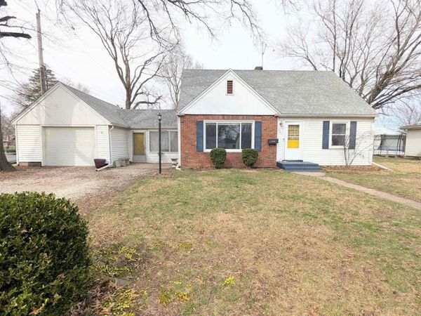 323 W HILDA Court, Chillicothe, IL 61523