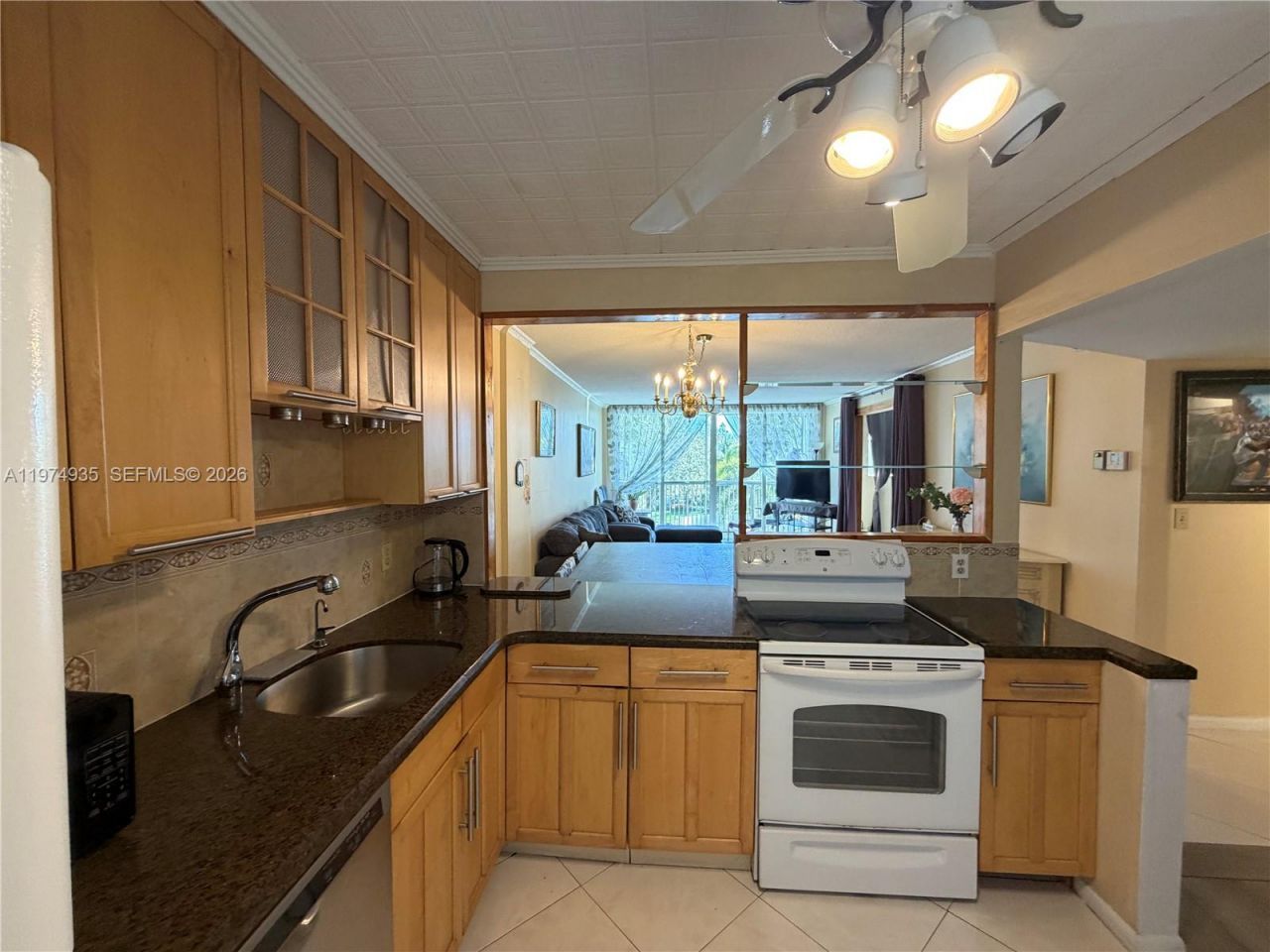 3181 S Ocean Dr , Unit 305, Hallandale Beach, FL 33009 Photo