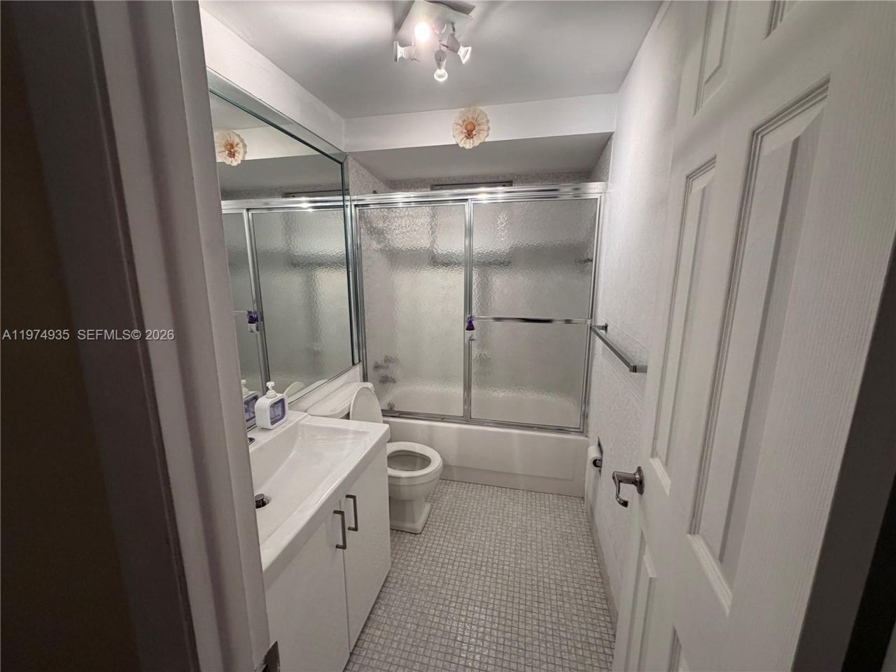 3181 S Ocean Dr , Unit 305, Hallandale Beach, FL 33009 Photo