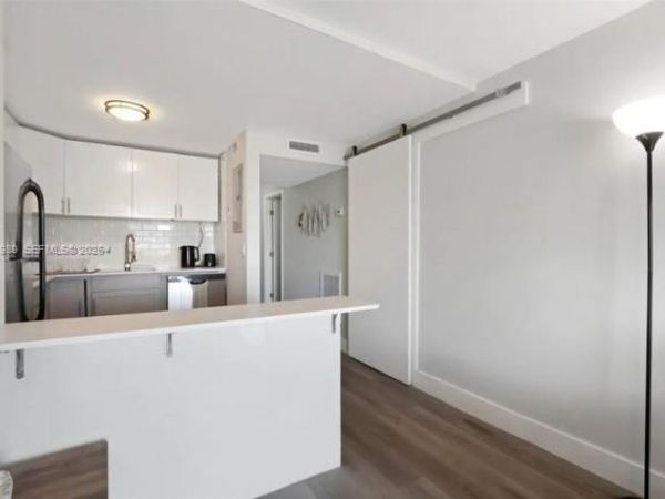 3527 NE 168th St, Unit 409, North Miami Beach, FL 33160