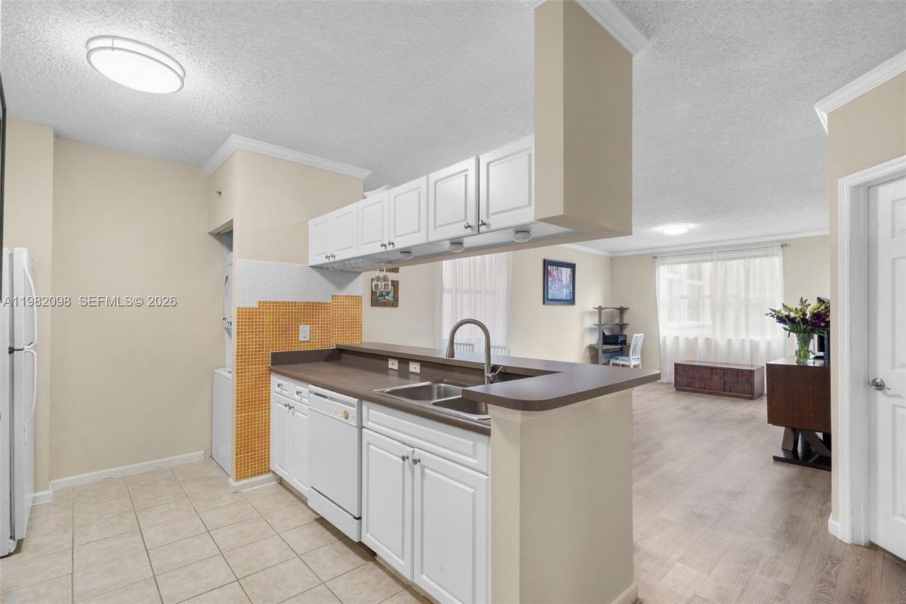 17125 N Bay Rd, Unit 3312, Sunny Isles Beach, FL 33160 Photo