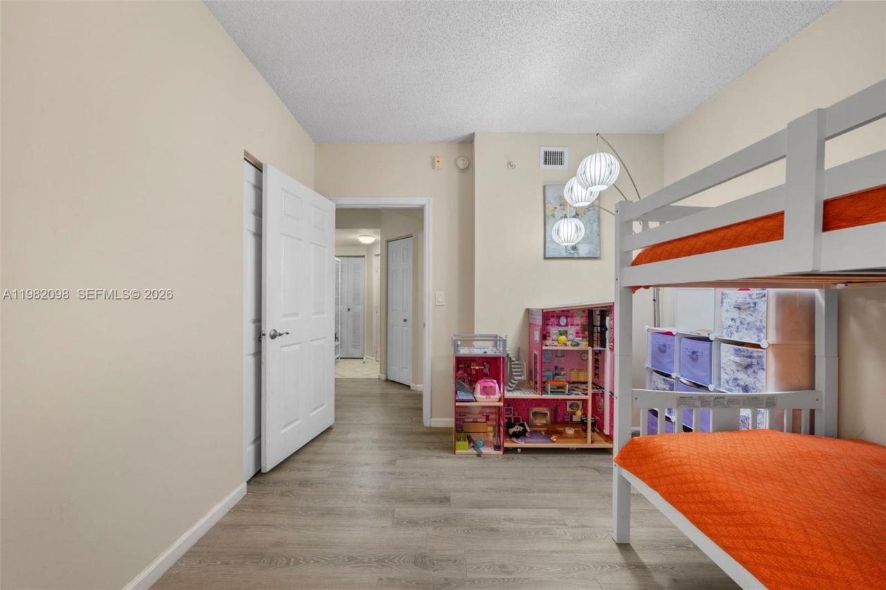 17125 N Bay Rd, Unit 3312, Sunny Isles Beach, FL 33160 Photo