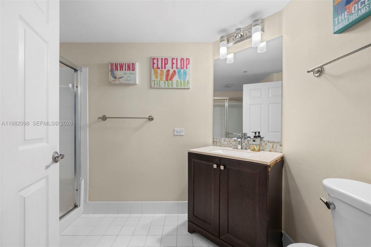 17125 N Bay Rd, Unit 3312, Sunny Isles Beach, FL 33160 Photo