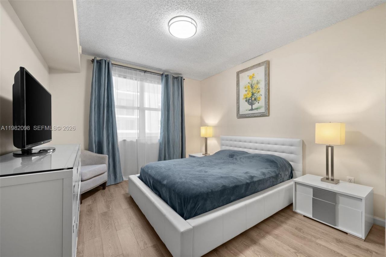 17125 N Bay Rd, Unit 3312, Sunny Isles Beach, FL 33160 Photo