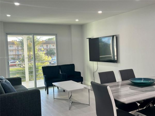 8595 Sunrise Lakes Blvd , Unit 207, Sunrise, FL 33322