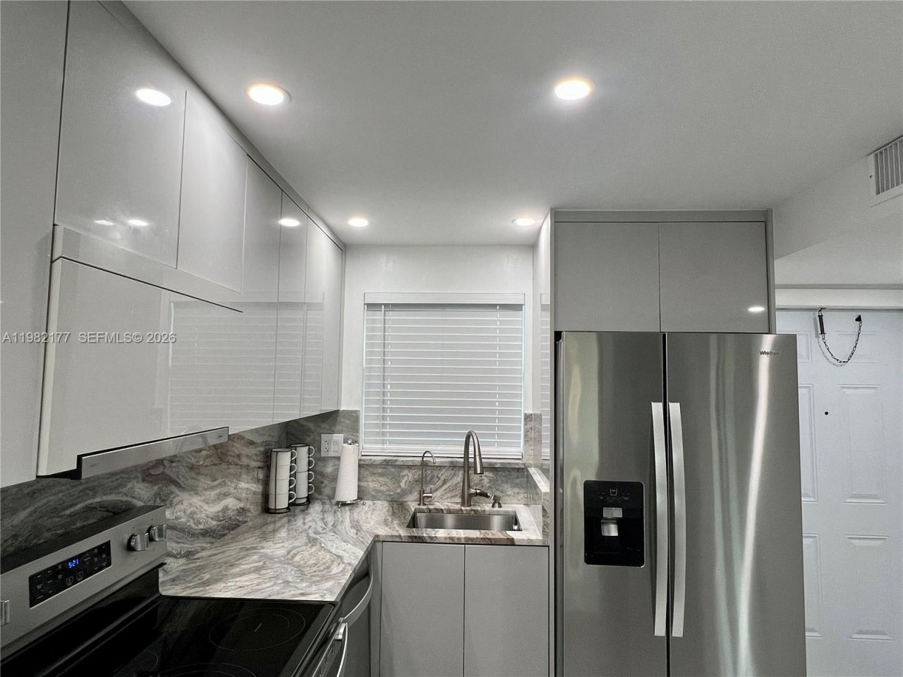 8595 Sunrise Lakes Blvd , Unit 207, Sunrise, FL 33322 Photo