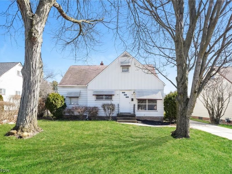6045 Dunham Road, Maple Heights, OH 44137 Photo 1