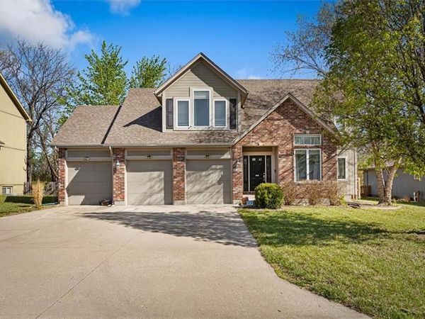 2208 SW MORRIS Drive, Lee's Summit, MO 64082