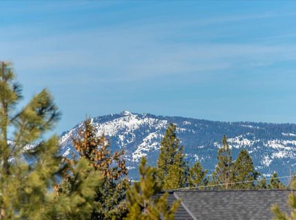 10536 Courtenay Lane, Truckee, CA 96161 Photo