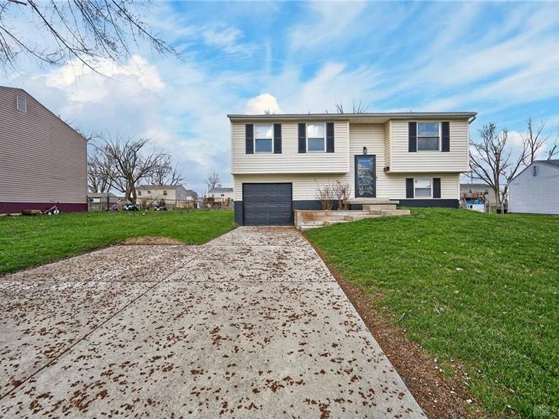 120 Lightner Lane, Union, OH 45322 Photo 2