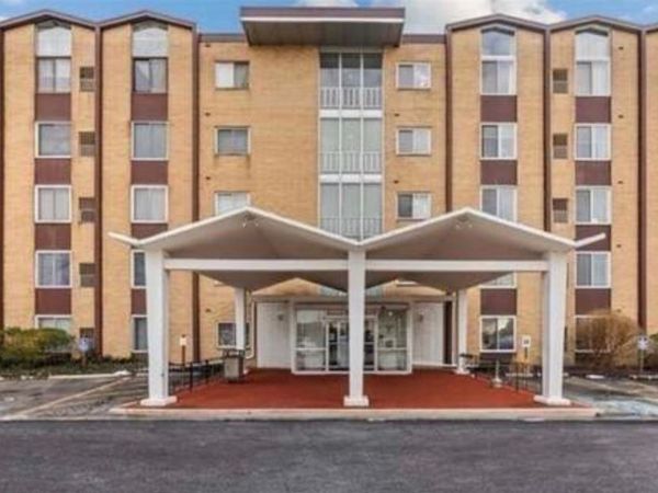 25735 Lorain Road , Unit 120, North Olmsted, OH 44070