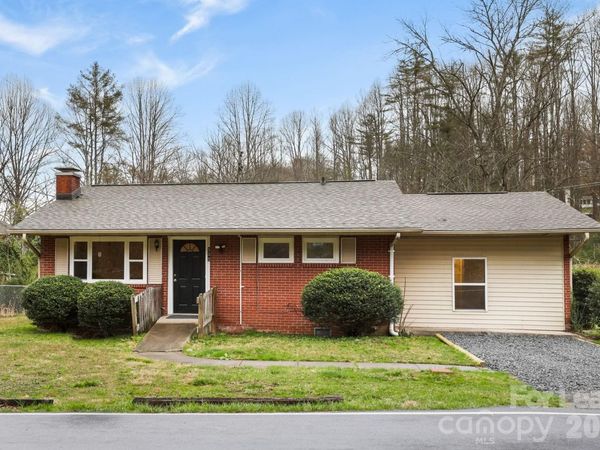 535 Nicholson Creek Road , Brevard, NC 28712
