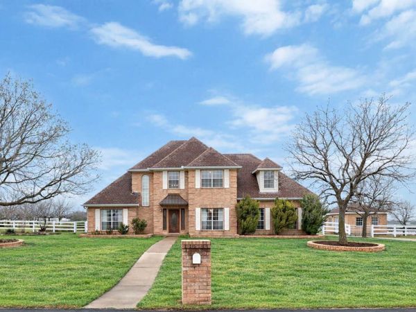 202 Highpoint WAY, Georgetown, TX 78626