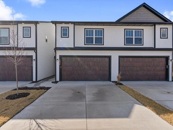 5934 Butterfield Court E, Bettendorf, IA 52722