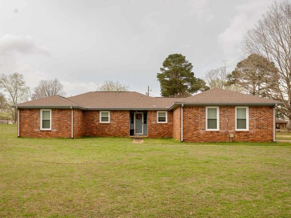 672 Acton Dr, Florence, AL