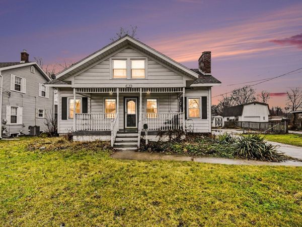 4641 Pinehurst Avenue SW, Grand Rapids, MI 49548