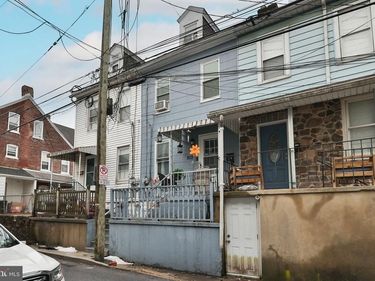 912 SPRUCE STREET , EASTON, PA 18042