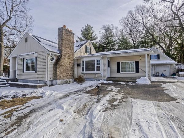 647 Plumtree Rd, Springfield, MA 01118