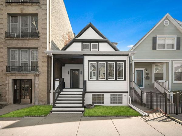 3641 N Hermitage Avenue , Chicago, IL 60613