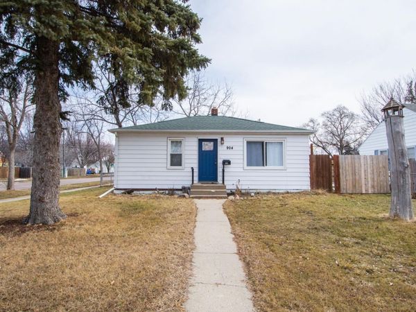 904 18th Street S, Fargo, ND 58103