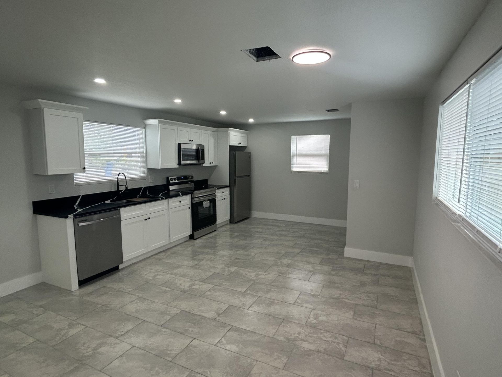 1531 W Avenue H W, Riviera Beach, FL 33404 Photo