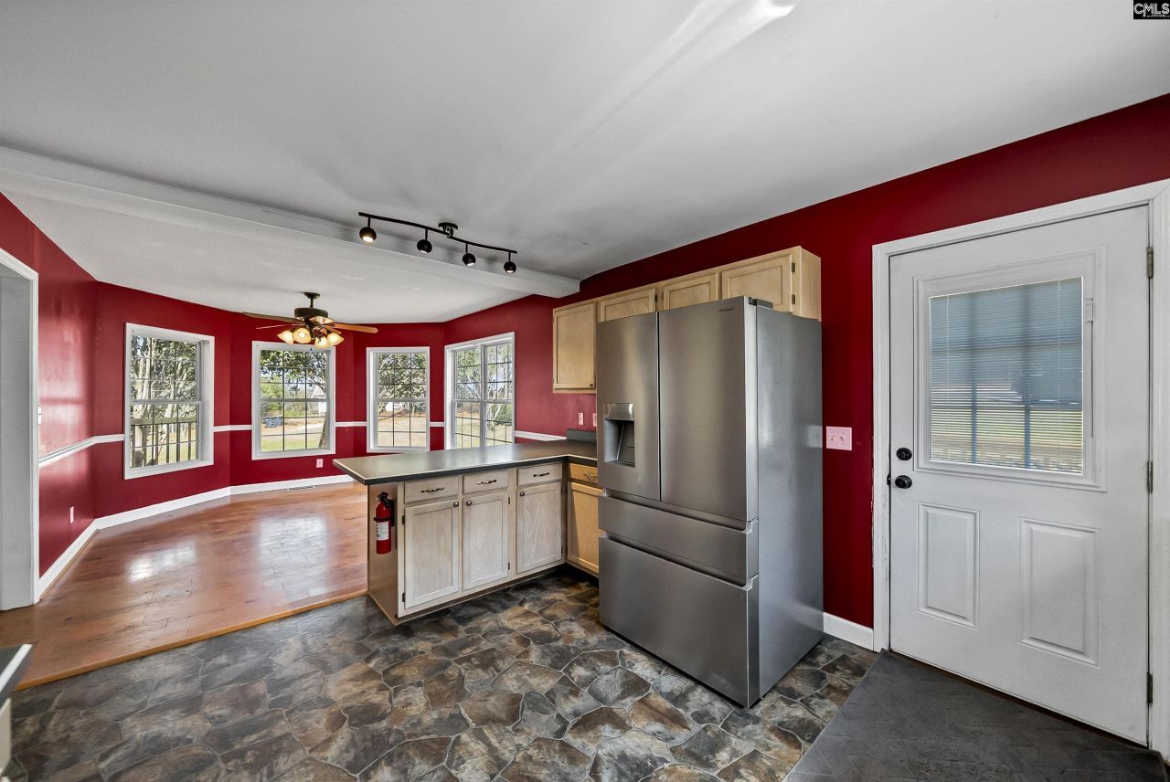 233 Drawdebil Court  Photo 11