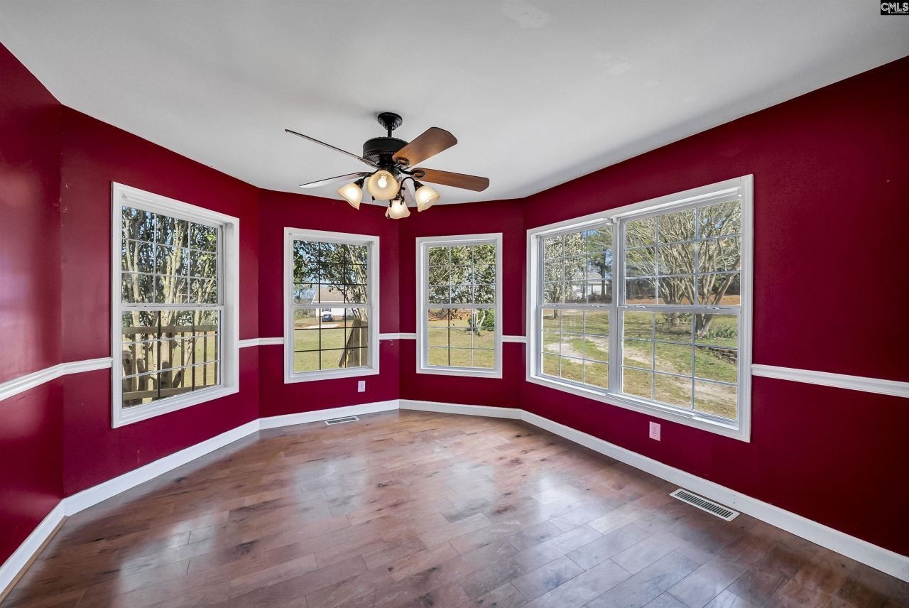 233 Drawdebil Court  Photo 14