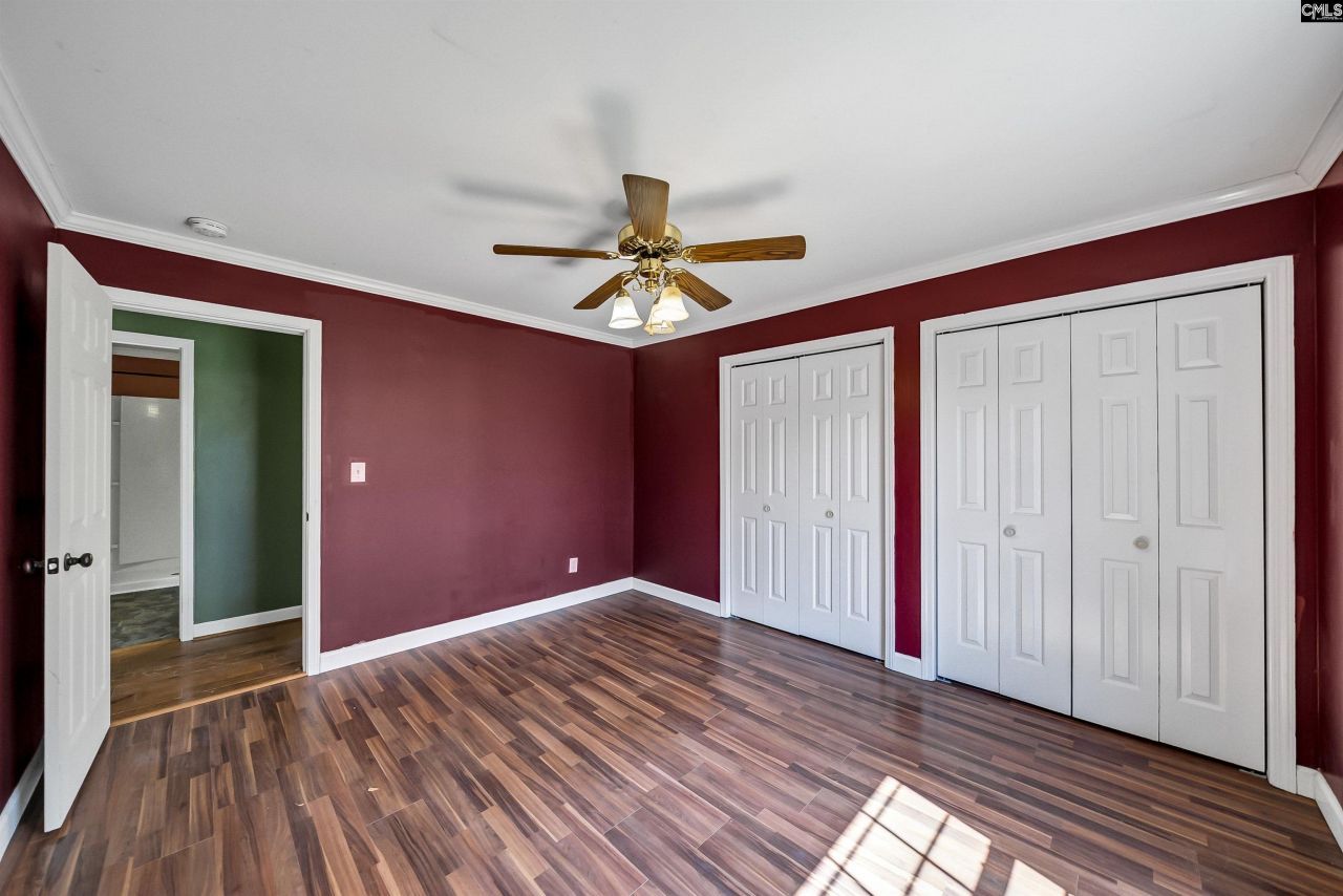 233 Drawdebil Court  Photo 16