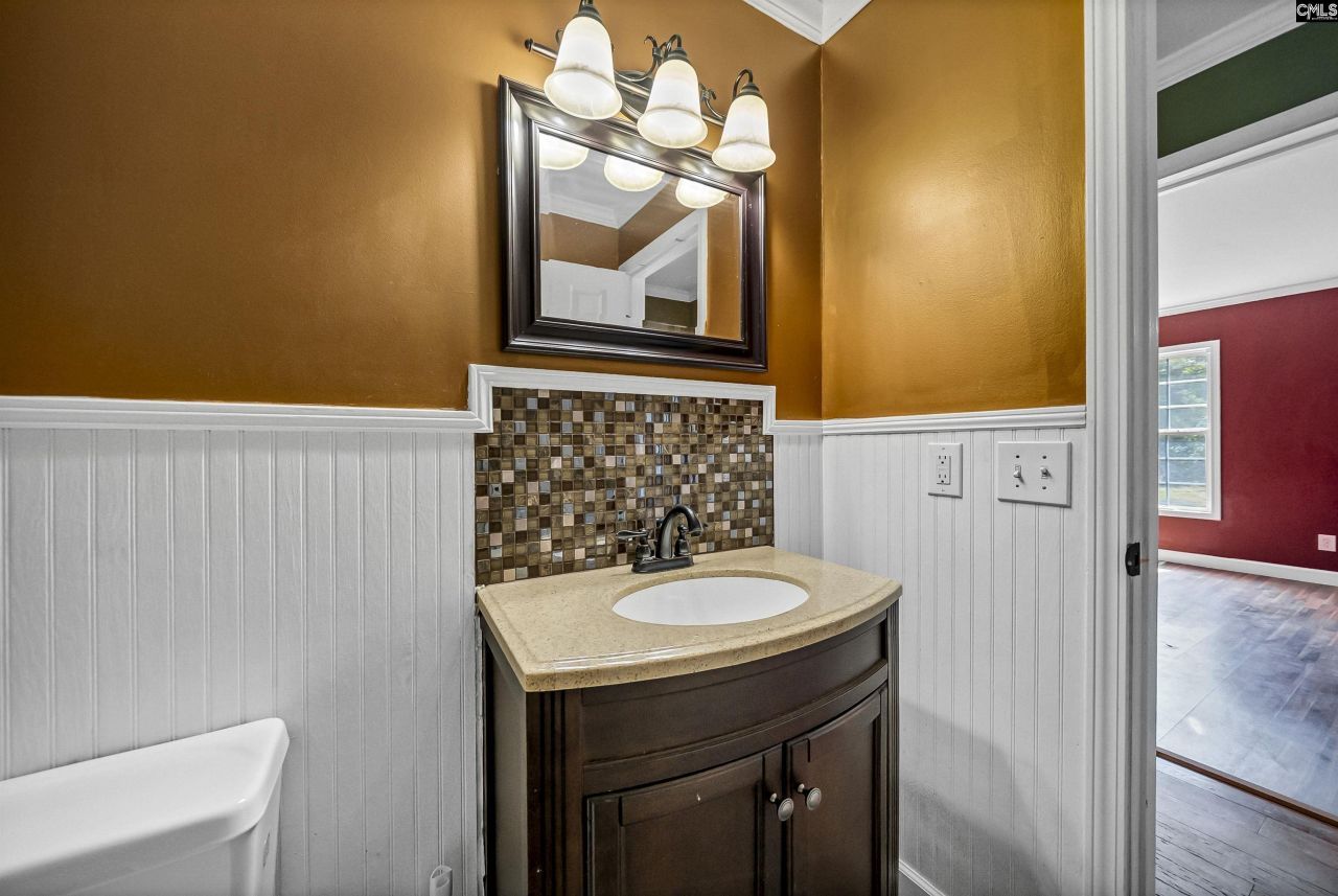 233 Drawdebil Court  Photo 18