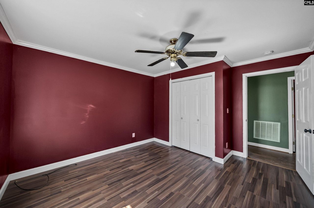 233 Drawdebil Court  Photo 20